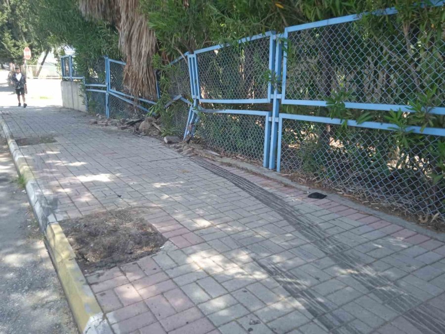 Alanya’da Halk Otobüsünün Çarptığı Kadın Yaralandı