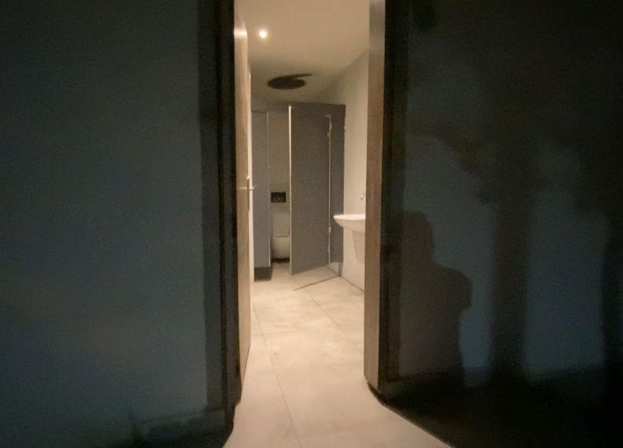 Tuvalette Mahsur Kalınca Ekipleri Alarma Geçirdi