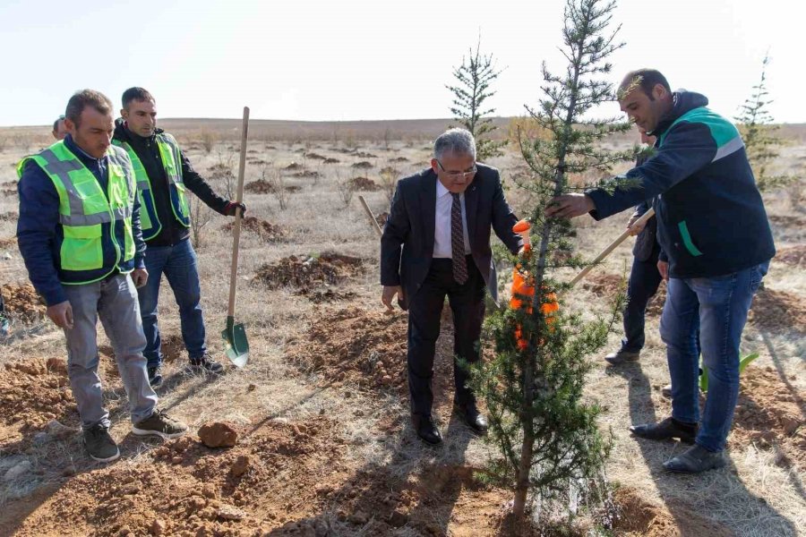 Çevre, Şehircilik Ve İklim Değişikliği Bakanlığı İle Büyükşehir Belediyesi’nden Erciyes’te Ağaçlandırma Töreni