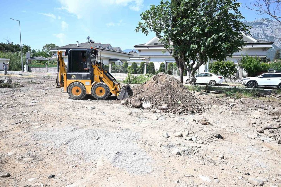 Arslanbucak Mahallesi’nde Yeni Park Yapımına Başladı