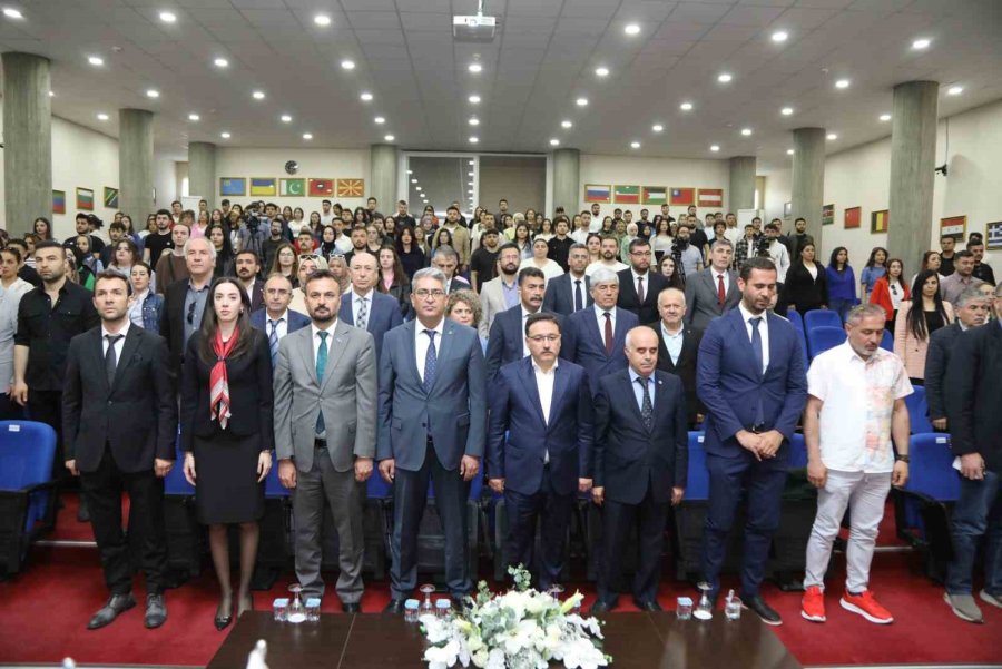 Vali Çiçek: "turizm Fakültelerinde Okuyan Öğrenciler Bu Memleket İçin Milli Görev Yapıyor"