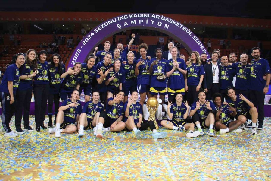 Kadınlar Basketbol Süper Ligi’nde Fenerbahçe Üst Üste 6. Kez Şampiyon