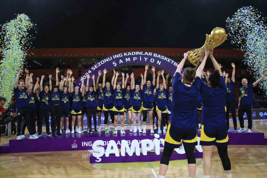 Kadınlar Basketbol Süper Ligi’nde Fenerbahçe Üst Üste 6. Kez Şampiyon