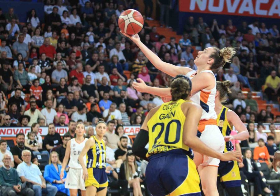 Kadınlar Basketbol Süper Ligi’nde Fenerbahçe Üst Üste 6. Kez Şampiyon