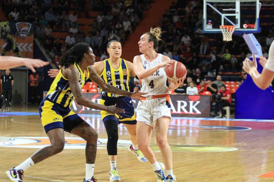 Kadınlar Basketbol Süper Ligi’nde Fenerbahçe Üst Üste 6. Kez Şampiyon