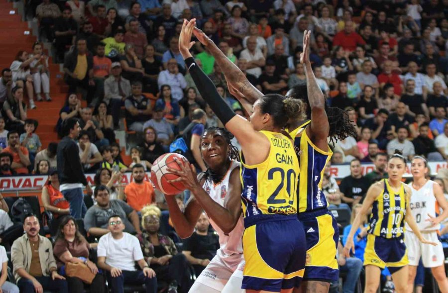 Kadınlar Basketbol Süper Ligi’nde Fenerbahçe Üst Üste 6. Kez Şampiyon