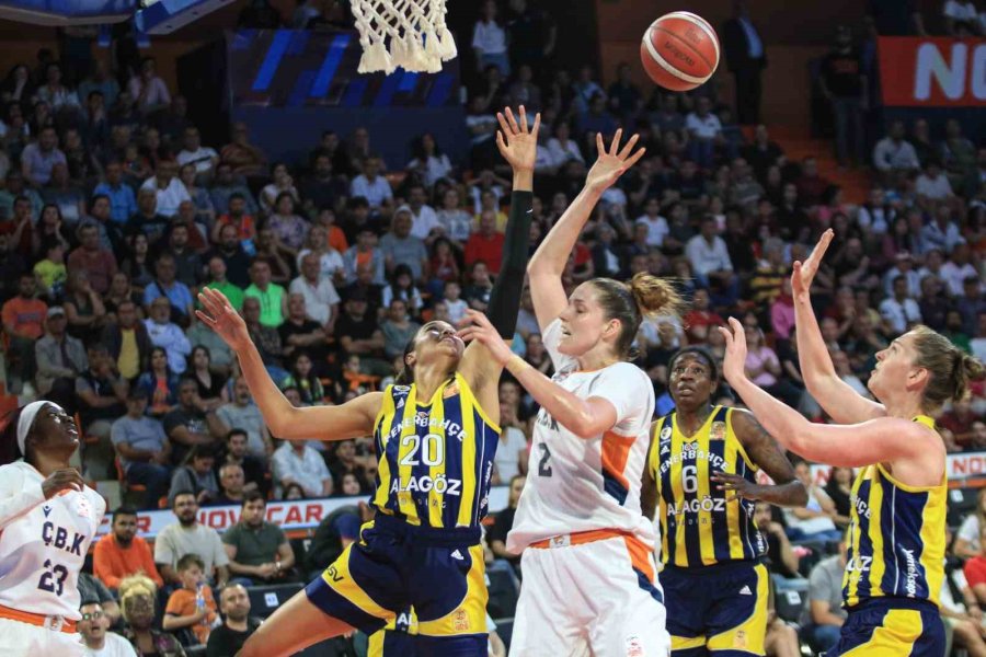 Kadınlar Basketbol Süper Ligi’nde Fenerbahçe Üst Üste 6. Kez Şampiyon