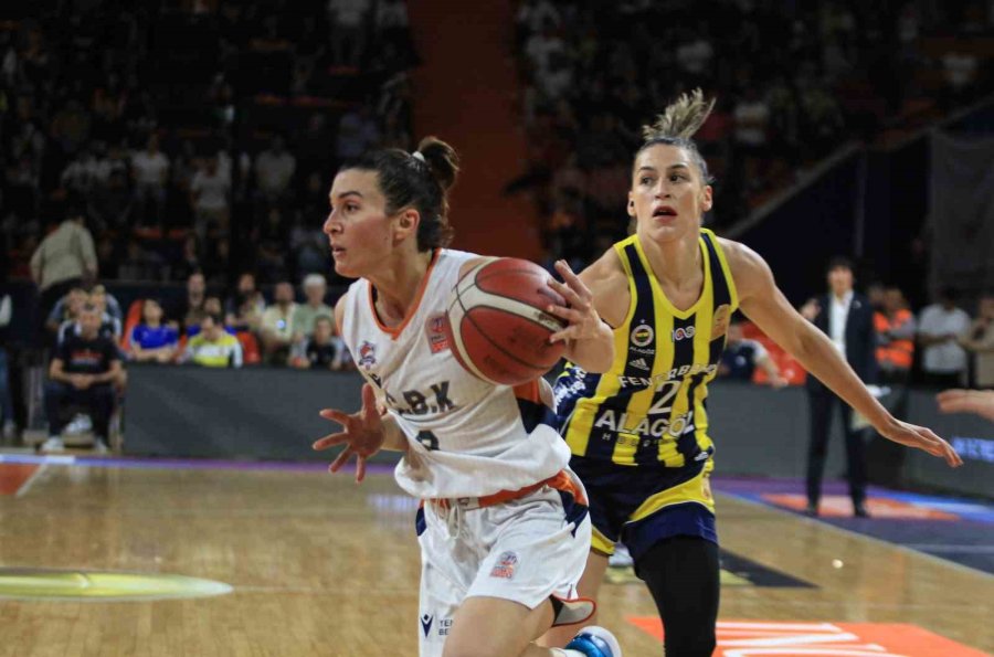 Kadınlar Basketbol Süper Ligi’nde Fenerbahçe Üst Üste 6. Kez Şampiyon