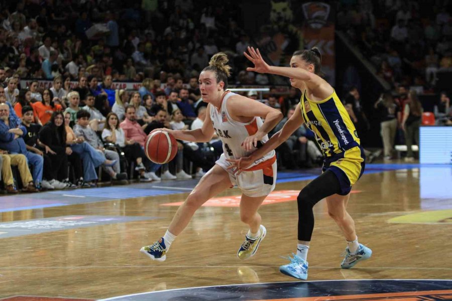 Kadınlar Basketbol Süper Ligi’nde Fenerbahçe Üst Üste 6. Kez Şampiyon