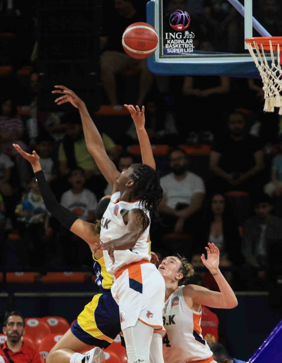 Kadınlar Basketbol Süper Ligi’nde Fenerbahçe Üst Üste 6. Kez Şampiyon