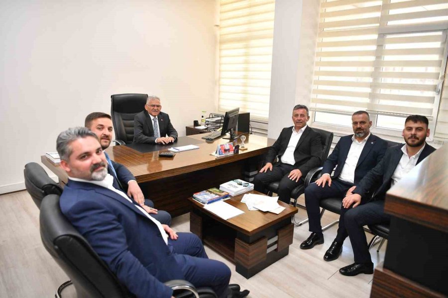Başkan Büyükkılıç’tan Siyasi Partilerin Meclis Üyelerine Ziyaret