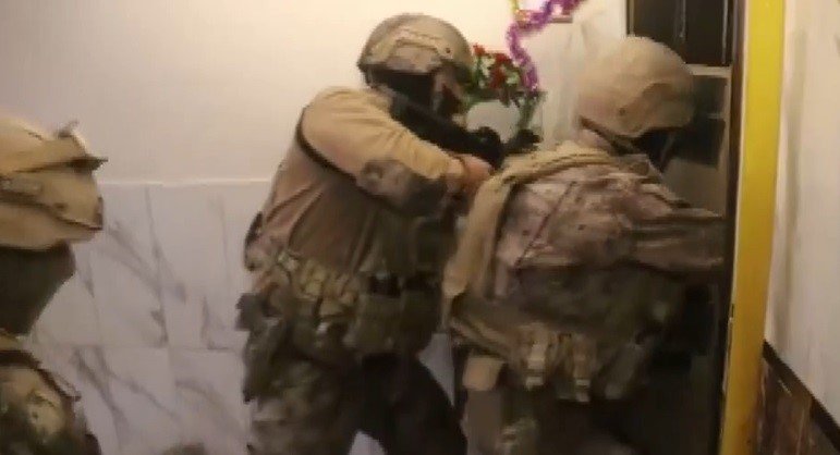 Aranan Şahıslara 102 Polis İle Operasyon: 13 Gözaltı