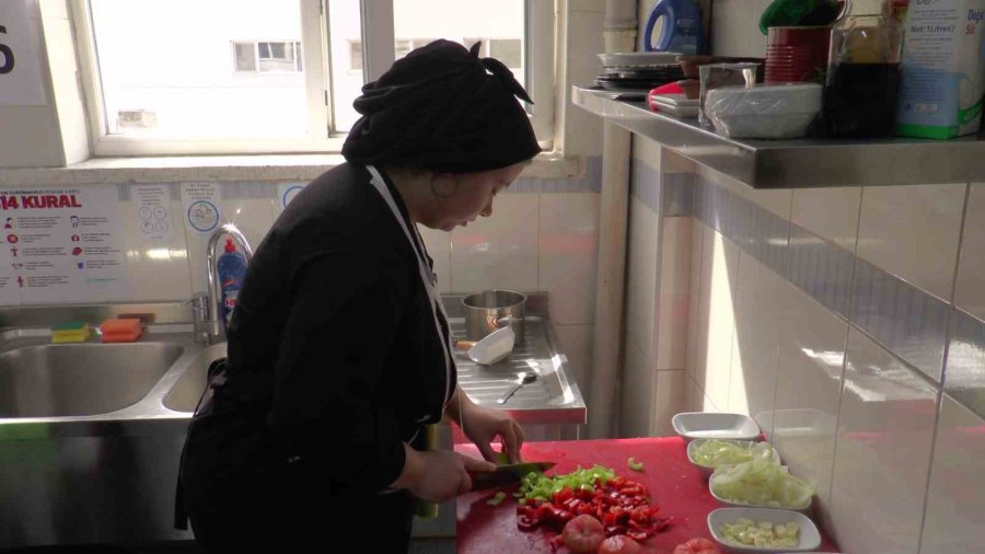 Masterchef’i Aratmayan Yarışma: Liseli Şefler Hünerlerini Sergiledi
