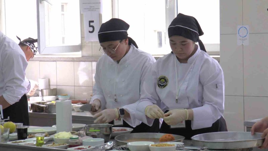 Masterchef’i Aratmayan Yarışma: Liseli Şefler Hünerlerini Sergiledi