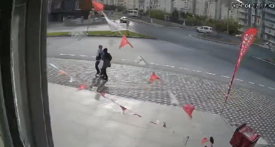 7 Kişinin Yaralandığı Kaza Kamerada