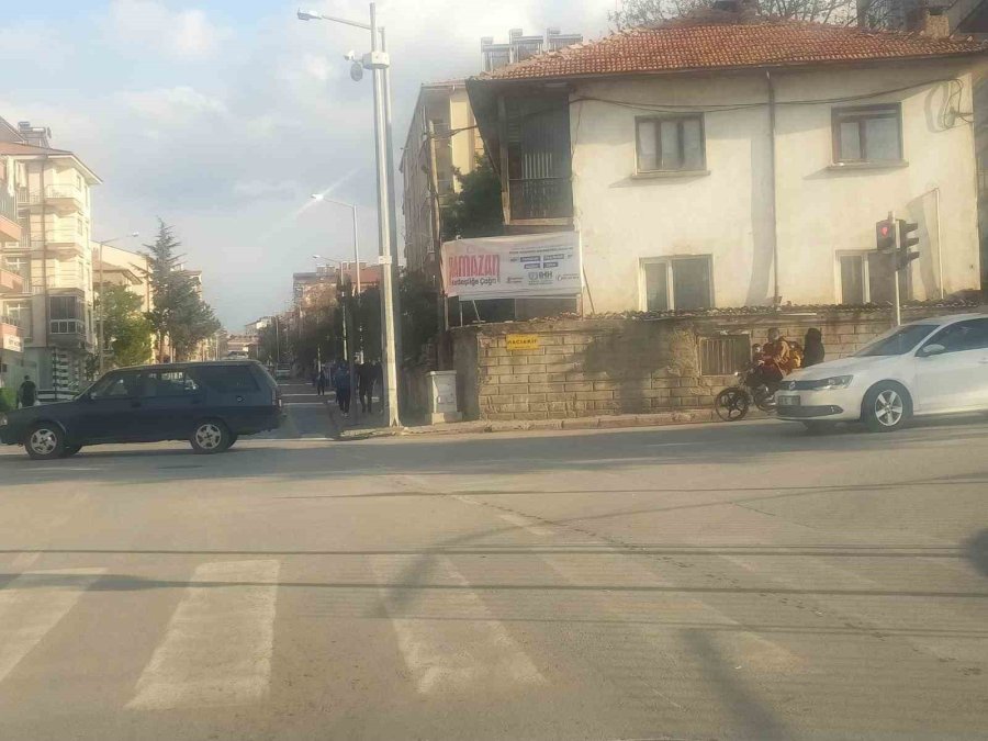 Konya’da 5 Kişinin Aynı Motosikletteki Tehlikeli Yolculuğu