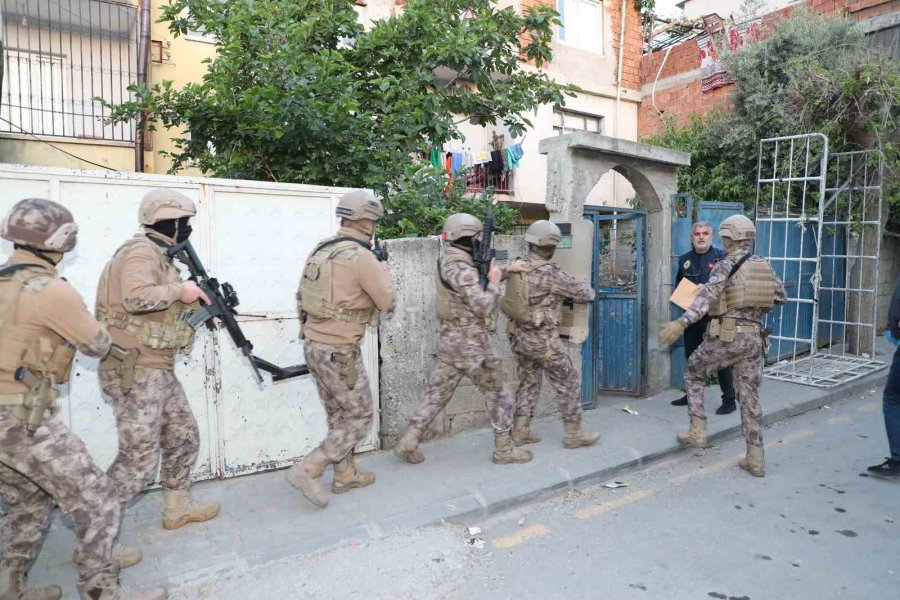 Mersin’de Sanal Dolandırıcılara Eş Zamanlı Operasyon: 19 Gözaltı