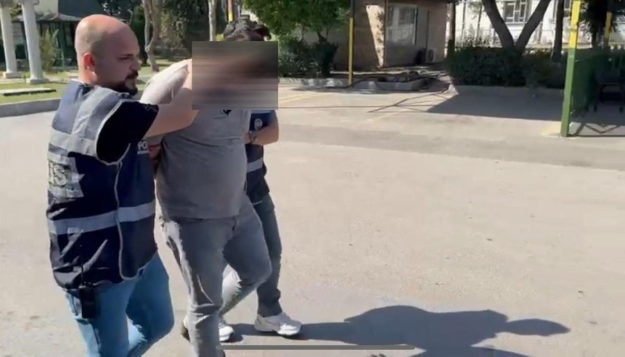 Mersin’de Araç Lastiklerini Kesen Şüpheli Yakalandı