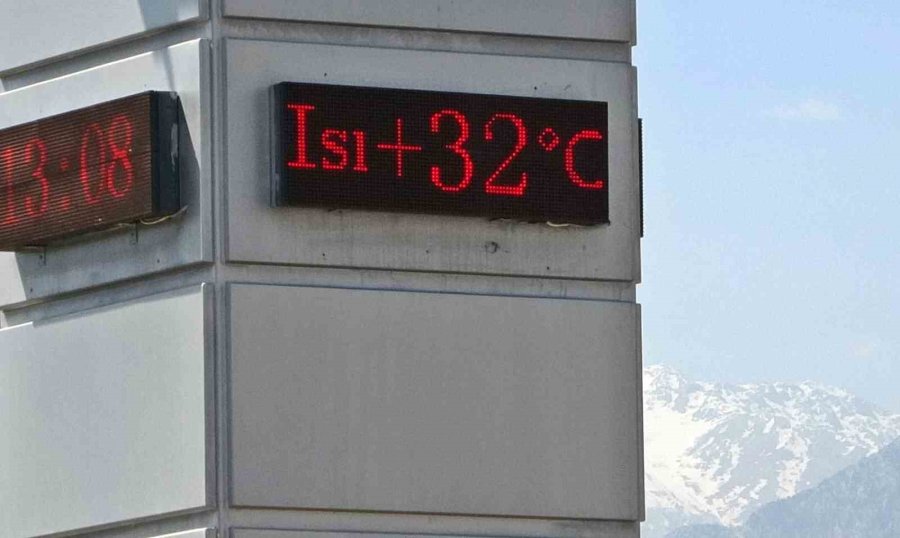Antalya’da Düşen Sıcaklık Bile Mevsim Normalleri Üzerinde Seyrediyor