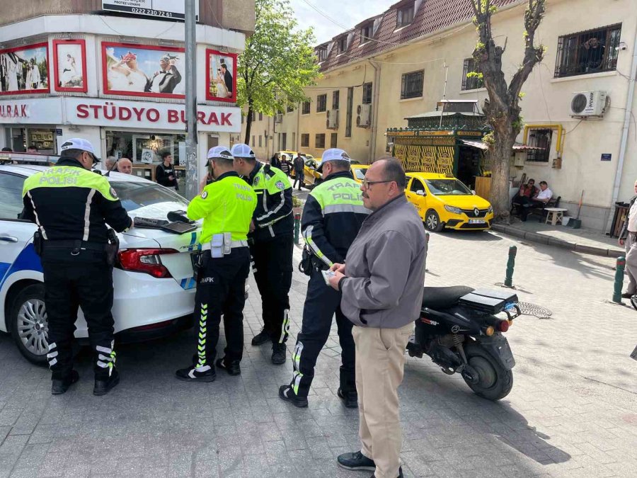 Araç Girişinin Yasak Olduğu Caddede Polis Denetim Yaptı