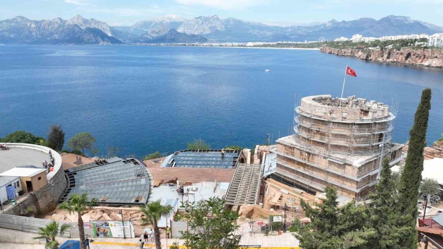 Antalya’da Deniz Manzaralı 3 Bin 500 Yıllık 800 Metre Uzunluğunda Sütunlu Cadde Keşfedildi