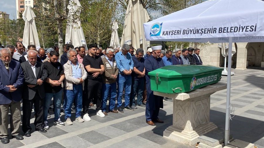 Akrep Yedikten Sonra Hayatını Kaybeden Adam Toprağa Verildi