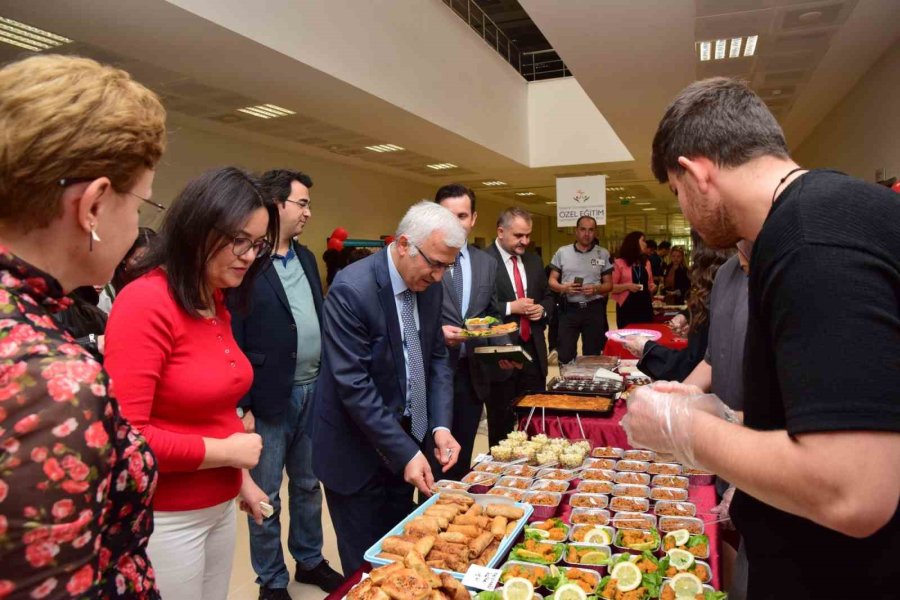 Esogü’de Otizm Farkındalık Ayı Etkinlikleri Düzenlendi