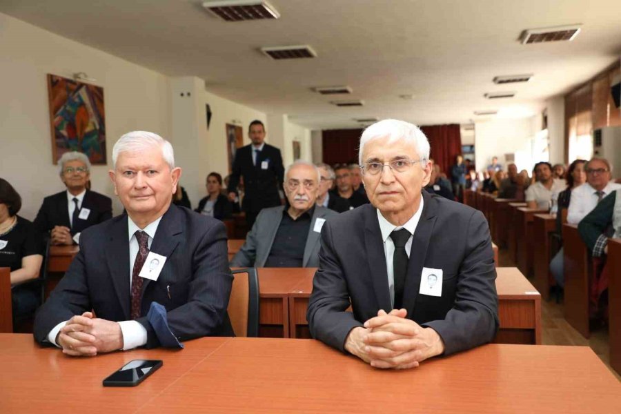 Porsuk Meslek Yüksekokulu Öğretim Görevlisi Dr. Altan Çetinkaya İçin Anma Töreni Düzenlendi