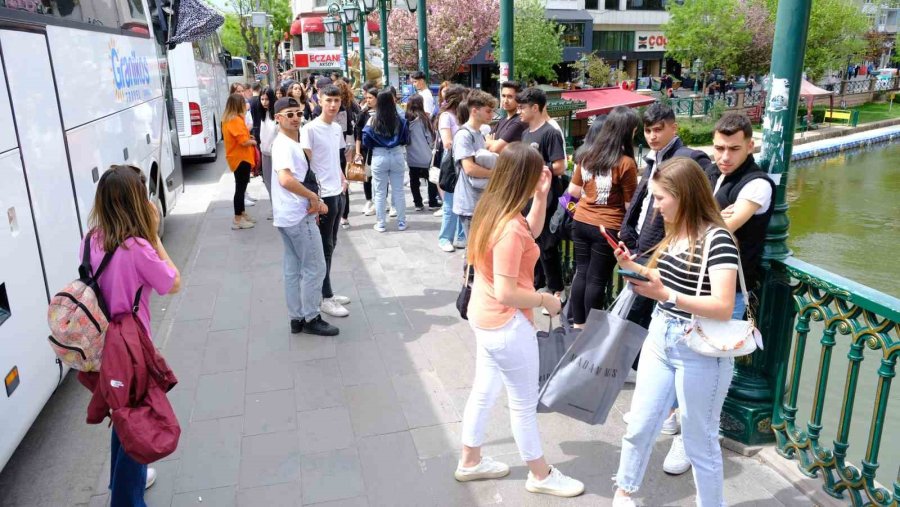Bayram Sonrası Da Turist Akını Devam Ediyor
