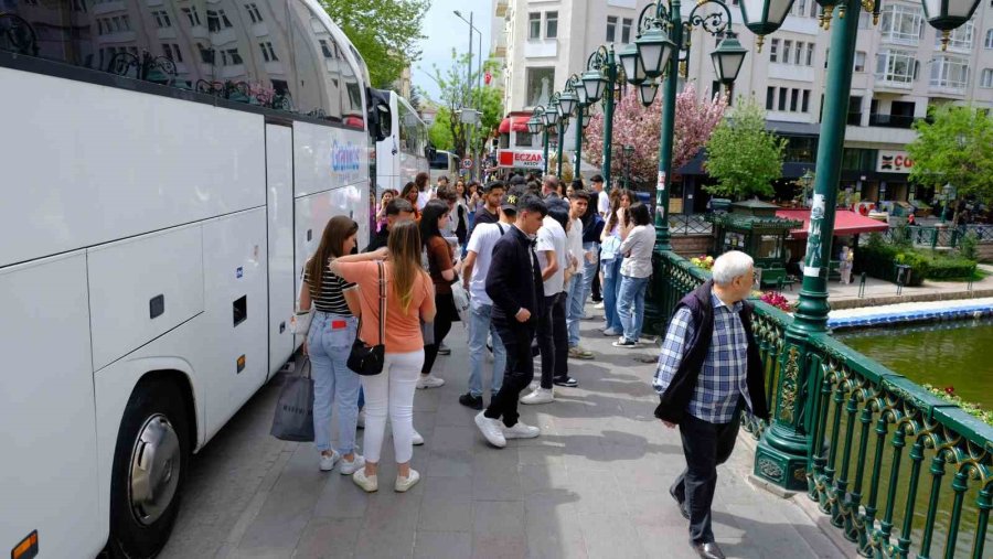 Bayram Sonrası Da Turist Akını Devam Ediyor