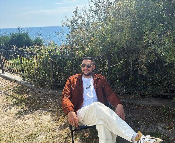 Otomobilin Çarptığı Genç Metrelerce Havaya Uçtu