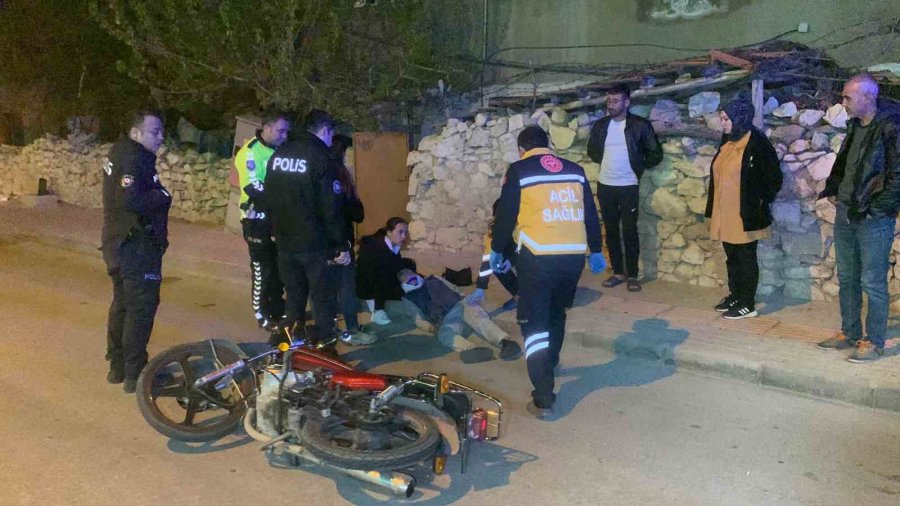 Motosikletin Otomobile Çarpma Anı Kamerada