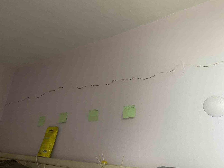 Tokat Depreminde Kayseri’deki Evde Hasar İddiası