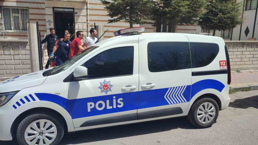 Tartıştığı Anneannesini Bıçaklayarak Ağır Yaraladı