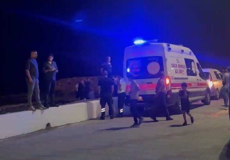 Denize Giren Genç Adam Boğuldu