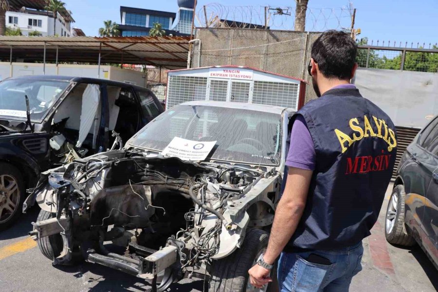 10 Milyonluk Lüks Araçlar Ele Geçirildi: Yedek Parça İçin Kaçak Getirilmiş