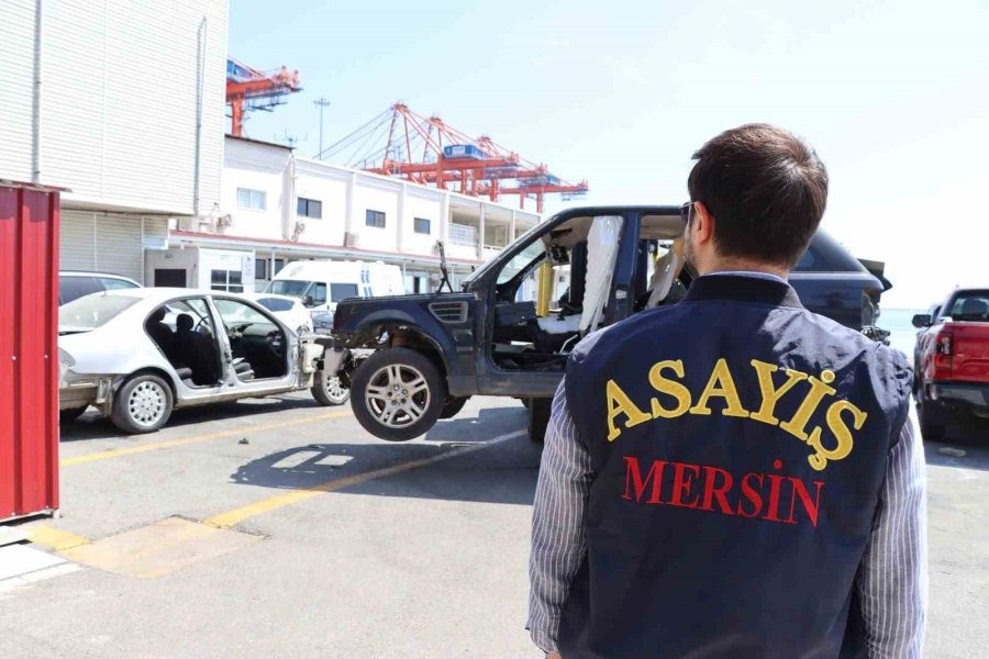10 Milyonluk Lüks Araçlar Ele Geçirildi: Yedek Parça İçin Kaçak Getirilmiş