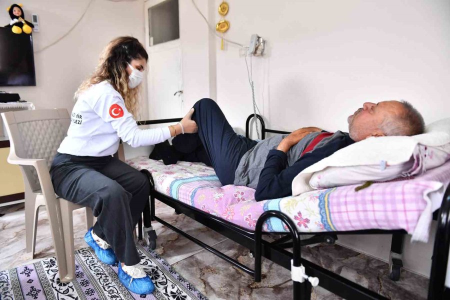 Mersin Büyükşehir Belediyesinin Evde Sağlık Hizmeti Toroslar’a Kadar Uzandı