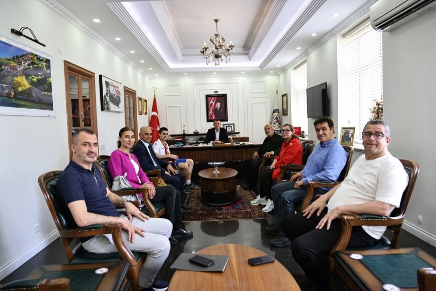 Eskrimci Doruk Erolçevik: “şampiyon Olmak Çok Değişik Bir Duygu”