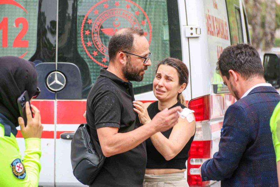 Otomobilin Çarptığı Genç Metrelerce Havaya Uçtu