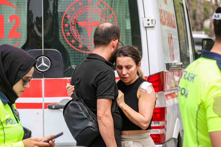 Otomobilin Çarptığı Genç Metrelerce Havaya Uçtu