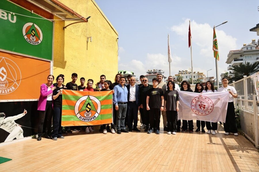 Eskrimci Doruk Erolçevik: “şampiyon Olmak Çok Değişik Bir Duygu”