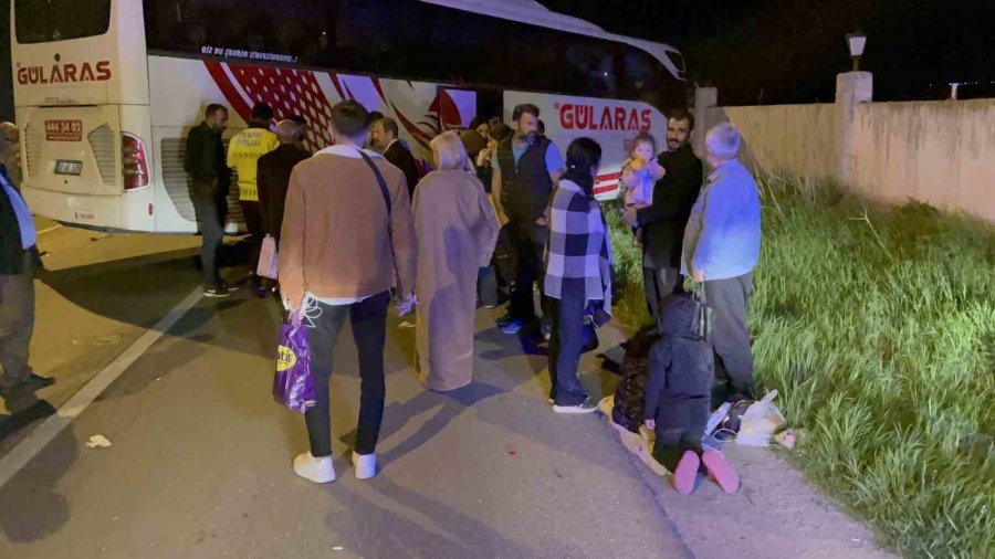 Aksaray’da Kontrolden Çıkan Otobüs Bahçe Duvarına Çarptı: 8 Yaralı