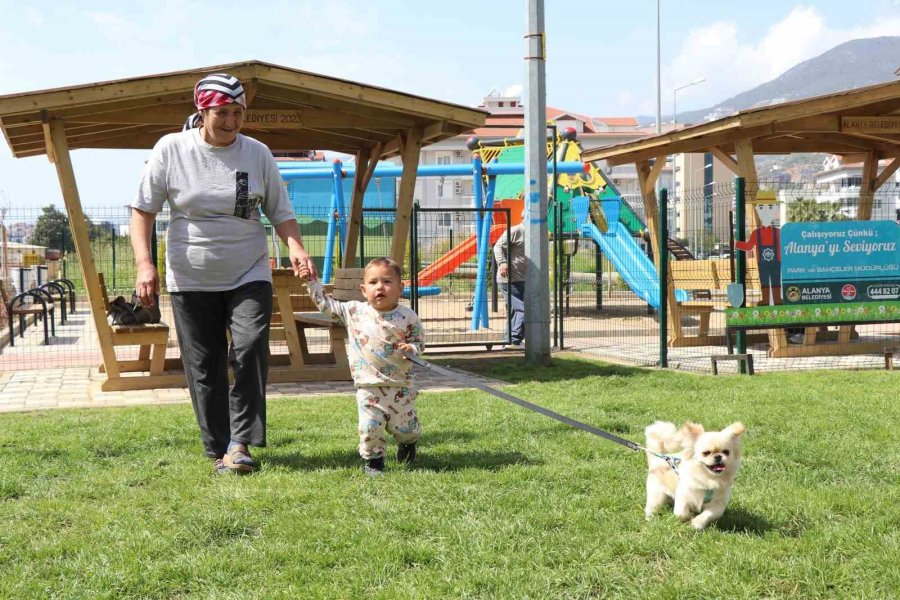 Alanya Belediyesinden Oba Mahallesi’ne Yeni Çocuk Parkı