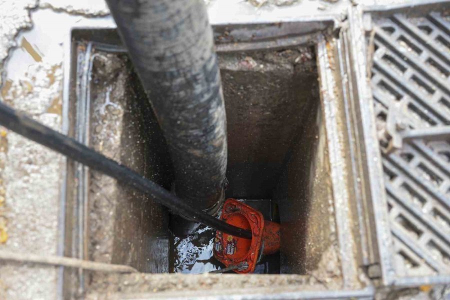 Antalya’da Meteoroloji Uyardı, Ekipler Teyakkuza Geçti