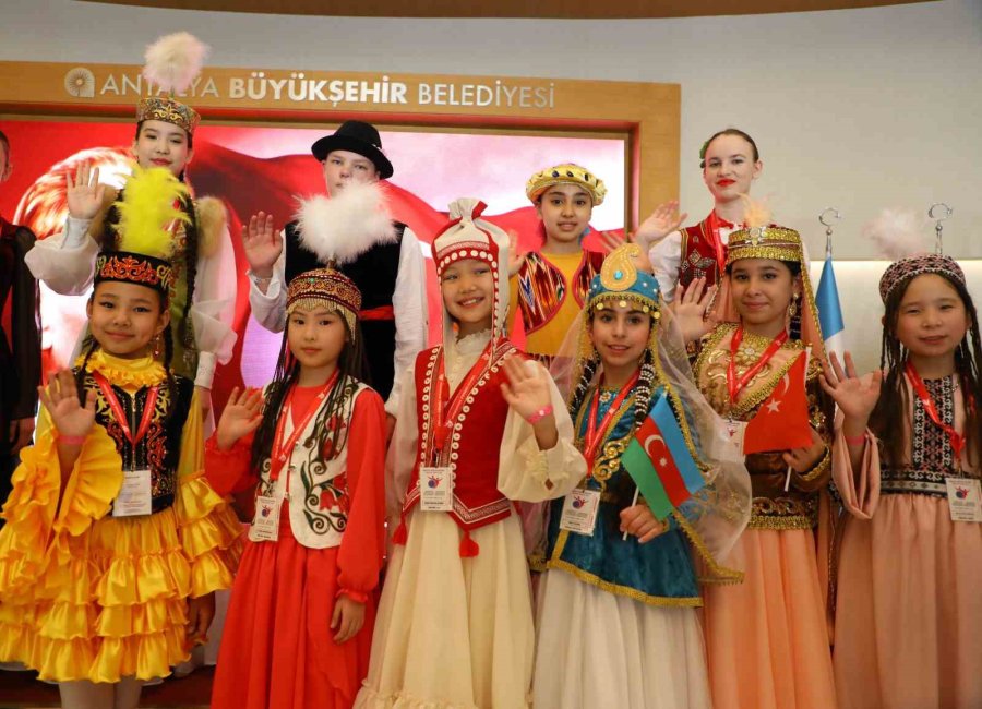 Dünya Çocukları Antalya Büyükşehir Belediyesi’nde