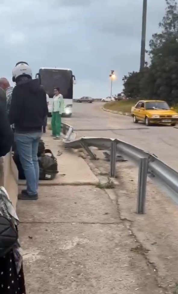 15 Metrelik Uçurumdan Uçtular, Hayatlarını Ağaç Kurtardı