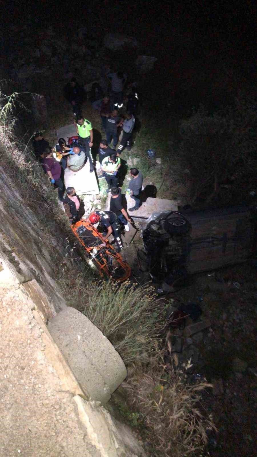 15 Metrelik Uçurumdan Uçtular, Hayatlarını Ağaç Kurtardı