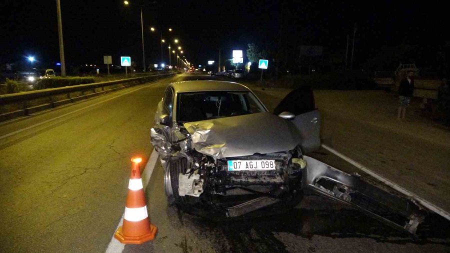 Araç Çarptığı Otomobili 50 Metre Sürükledi: 6 Yaralı