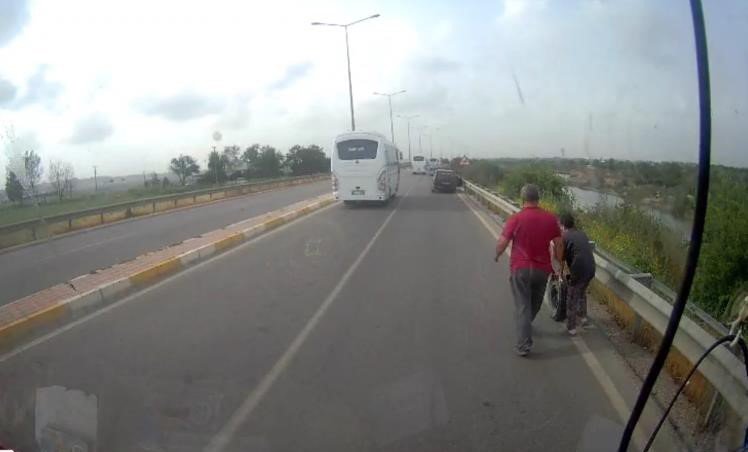Seyir Halindeki Tofaş Otomobilin Tekeri Çıktı, O Anlar Kameraya Yansıdı